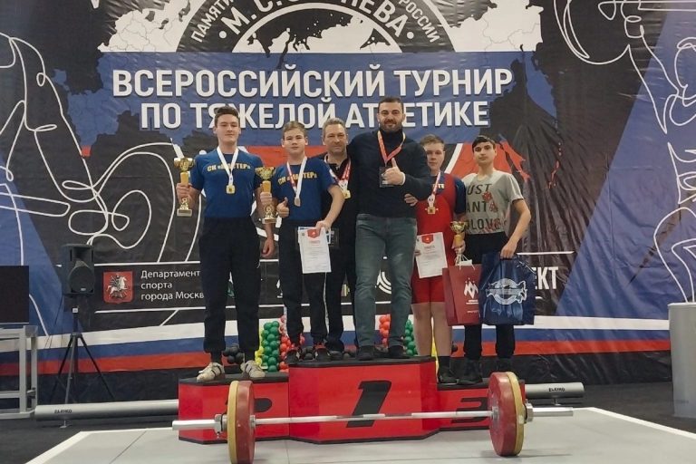 Юные тверские штангисты триумфально выступили на всероссийском турнире