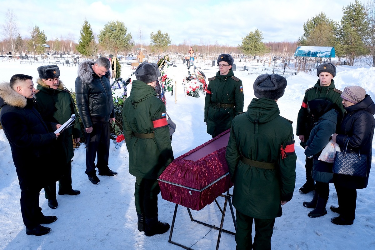 В Тверской области похоронили погибшего в СВО Ивана Суслова с трагической судьбой