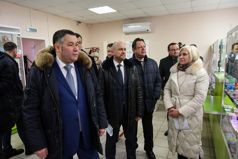 Игорь Руденя передал новый электрокардиограф Сонковской ЦРБ