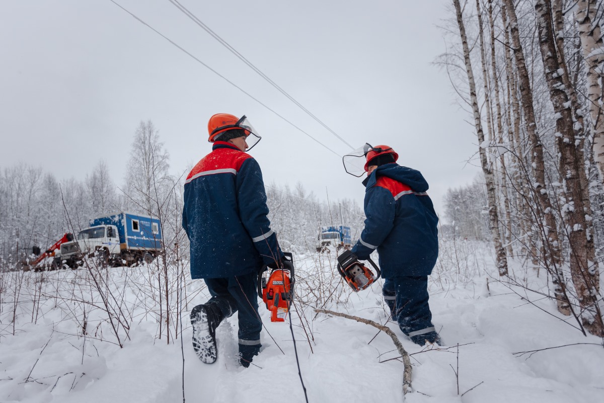 В Тверской области ведутся работы по ликвидации последствий снегопада