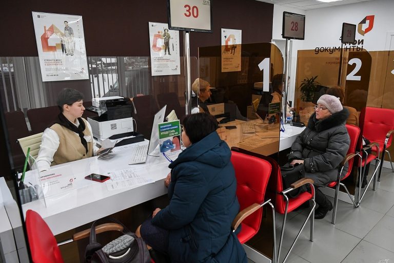 Игорь Руденя ознакомился с работой филиала МФЦ в Сонково