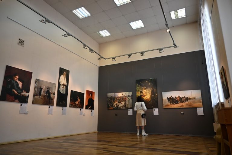 Жителей Твери приглашают на художественные выставки