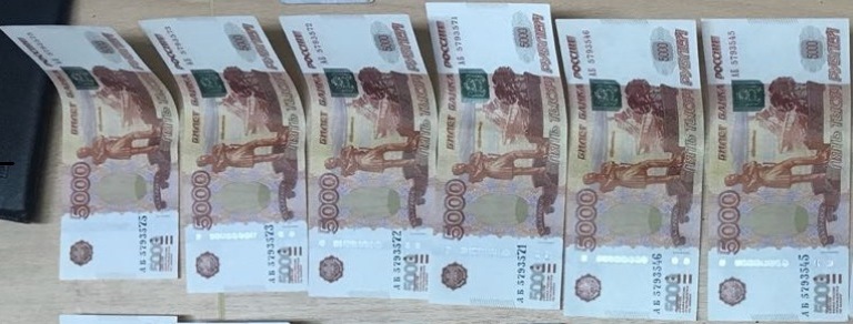 Молодая рецидивистка попалась на сбыте фальшивых денег в Твери
