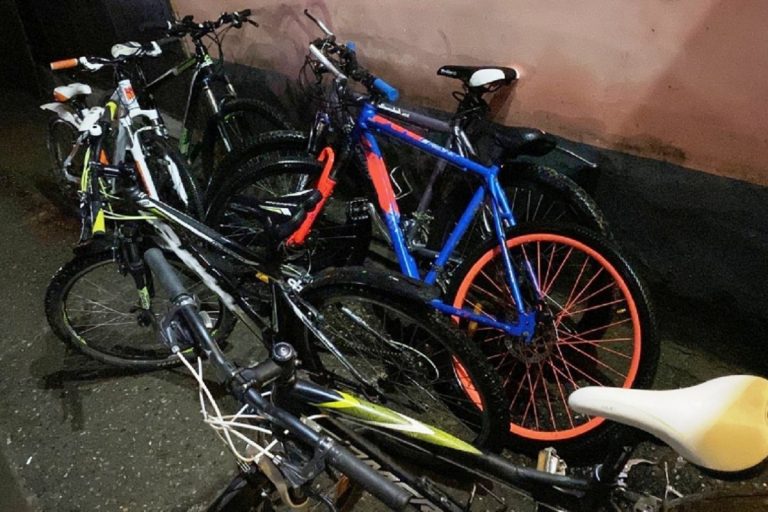 Дерзких серийных похитителей велосипедов задержали в Твери