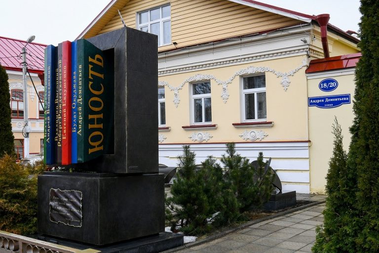 В Твери прошли мастер-классы известных российских писателей и поэтов