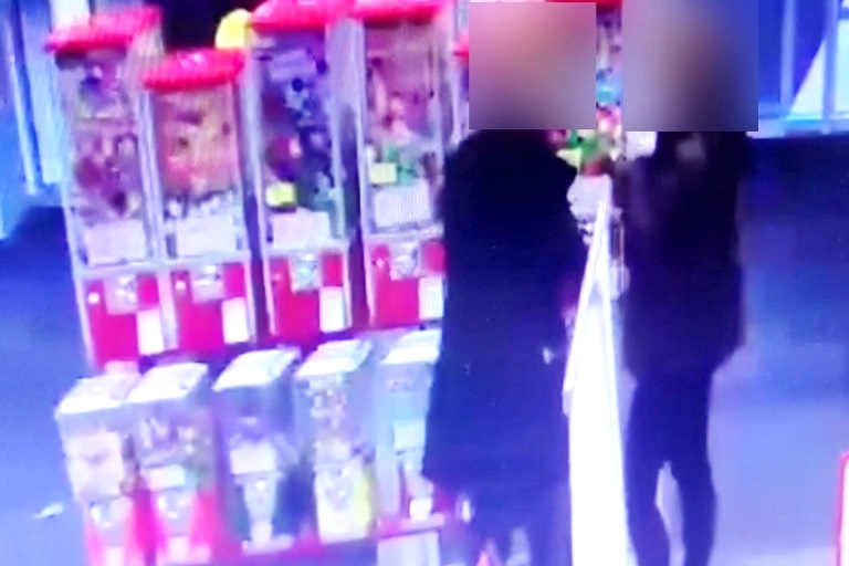 В Тверской области по следам нашли взломщиков автомата с игрушками