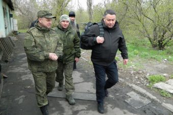 Губернатор Тверской области  Игорь Руденя накануне Пасхи в прифронтовой зоне проведения СВО встретился с военными