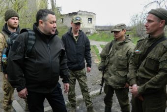 Губернатор Тверской области  Игорь Руденя накануне Пасхи в прифронтовой зоне проведения СВО встретился с военными