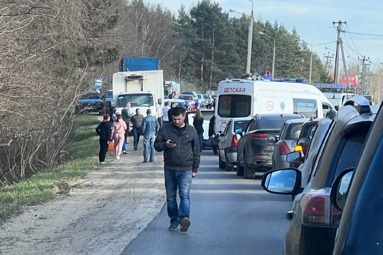 Из-за страшной аварии под Тверью собралась огромная пробка