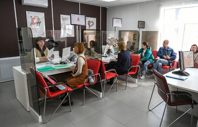 Школьные вопросы, медицина, дороги и газификация - итоги поездки губернатора Игоря Рудени в Красный Холм