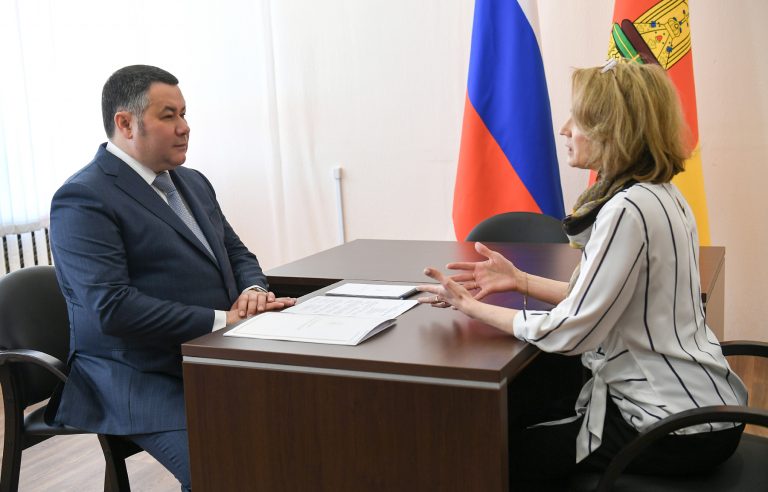 Школьные вопросы, медицина, дороги и газификация - итоги поездки губернатора Игоря Рудени в Красный Холм