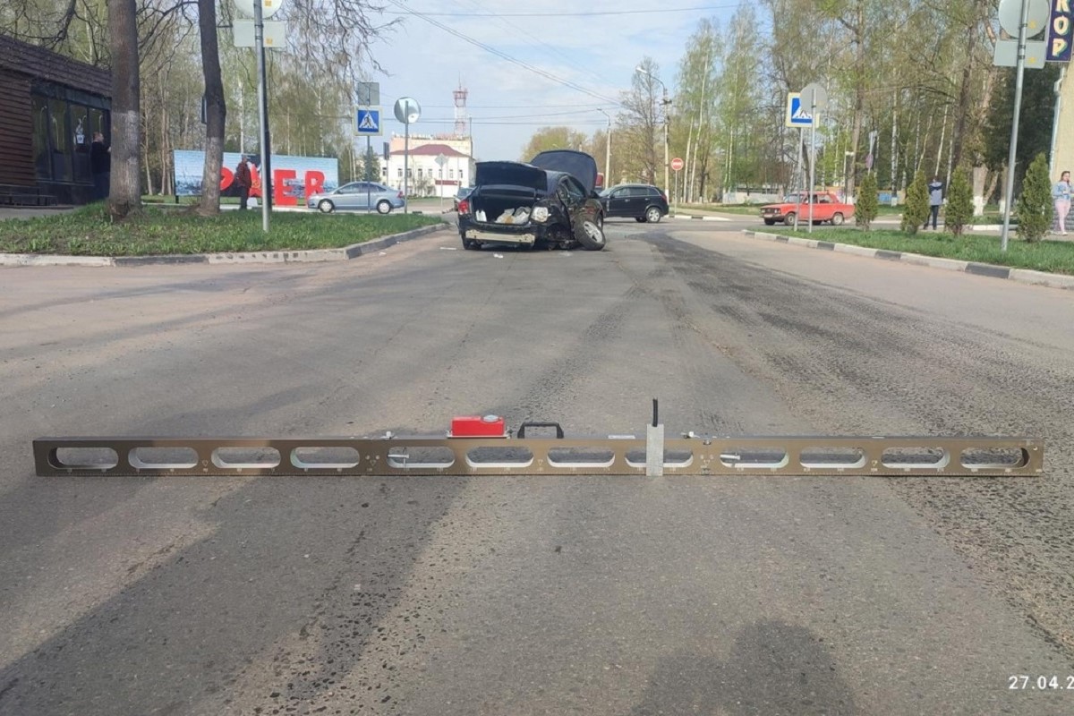 Два человека пострадали в тройном ДТП в Тверской области