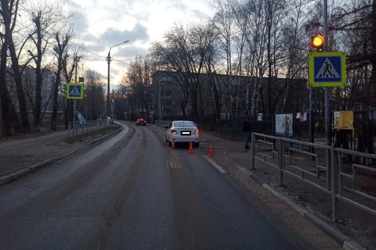 Возле школы в Твери сбили пешехода
