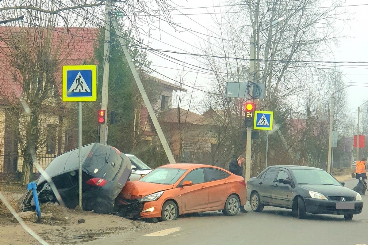 Необычное ДТП произошло в Заволжском районе Твери