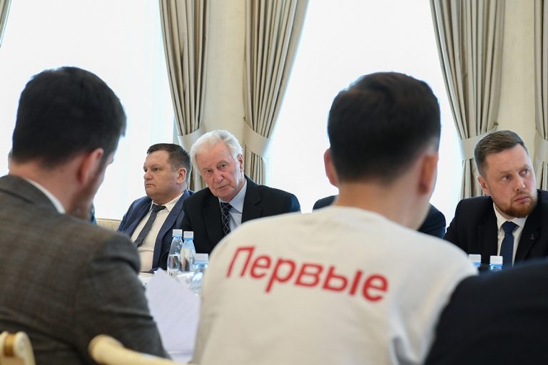 В Твери обсудили развитие РДДМ "Движение Первых"