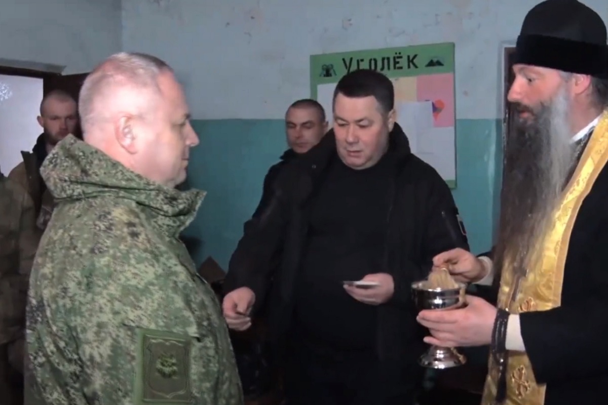 Губернатор Тверской области попросил родственников находящихся в зоне бойцов пореже звонить им