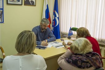 В Твери и Бежецке прошли депутатские приёмы