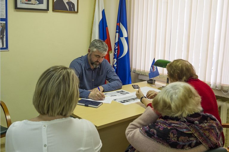В Твери и Бежецке прошли депутатские приёмы
