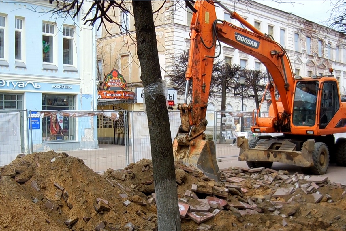 В Твери снова начали благоустраивать улицу Трёхсвятскую
