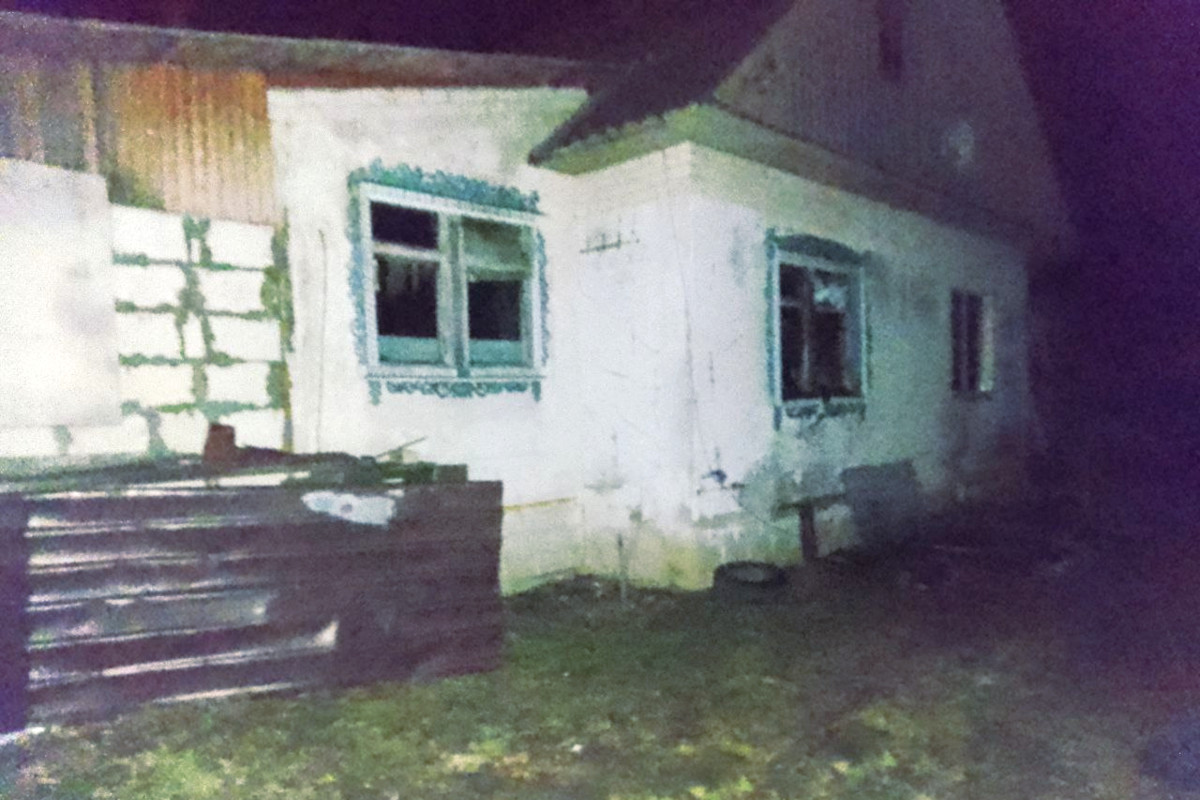 Двое мужчин погибли на пожаре в доме с печным отоплением в Калязинском районе