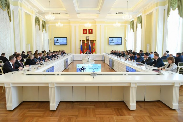 В Тверской области направят дополнительные средства на ремонт дорог и строительство соцобъектов
