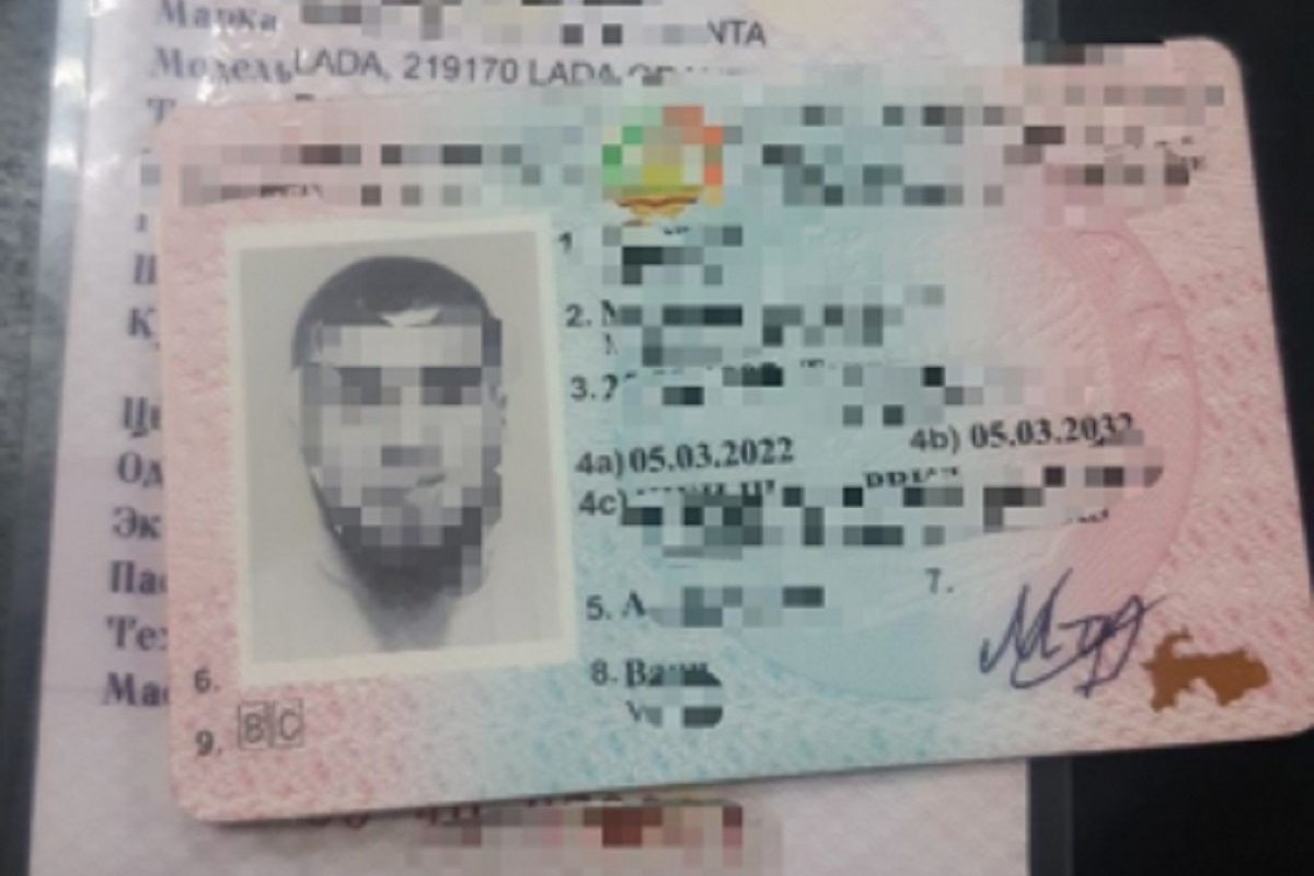 Мигрант предъявил фальшивые права инспекторам ГИБДД в Твери