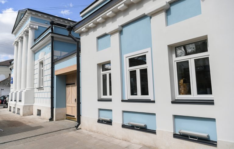 В Твери открылся музей живописи народного художника СССР Валентина Сидорова «На теплой земле»