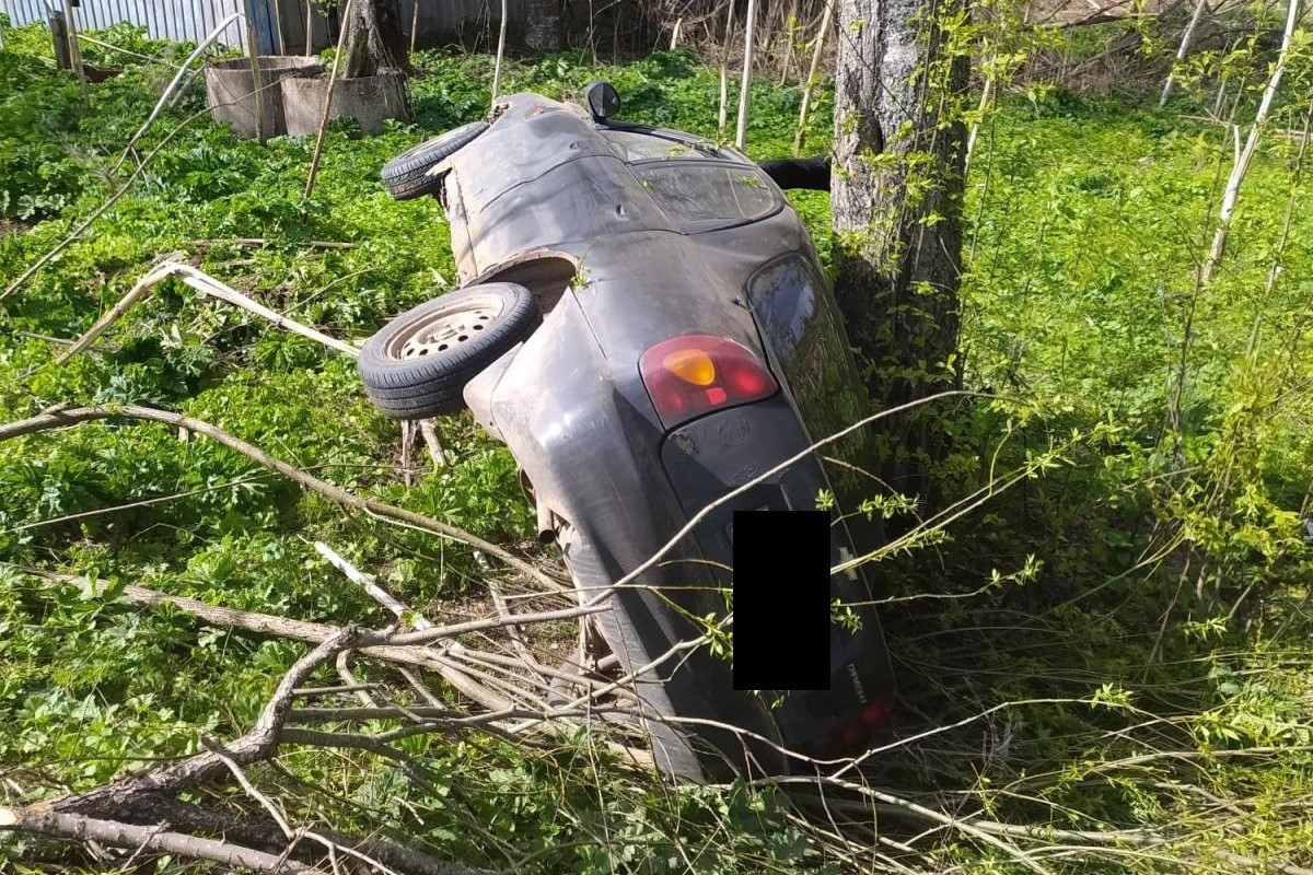 Водитель Chevrolet погиб, съехав в кювет в Тверской области