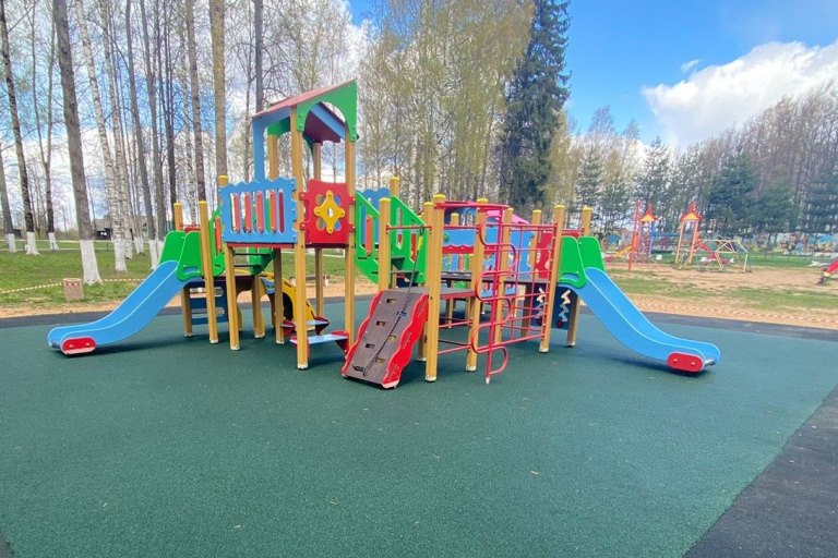 В муниципалитетах Тверской области массово устанавливают детские игровые комплексы