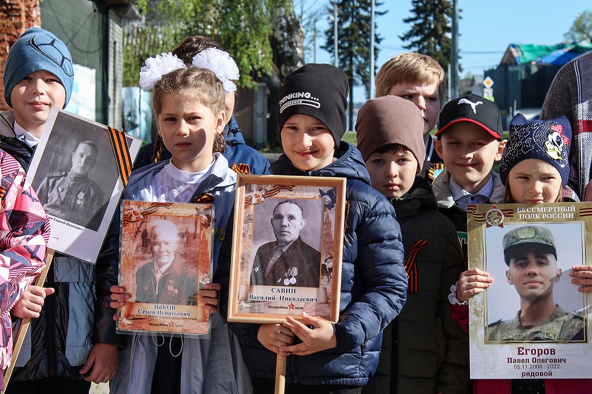 В школах Тверской области прошел Бессмертный полк