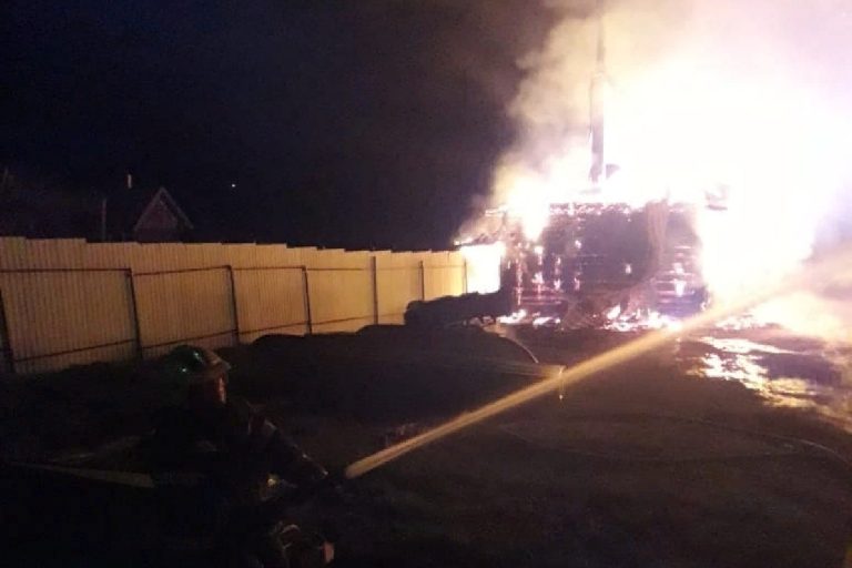В Тверской области сгорели две бани в гостевом комплексе
