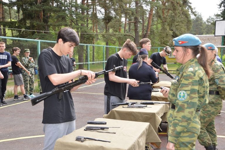 В Твери подведены итоги военно-спортивной игры старшеклассников «Орленок»