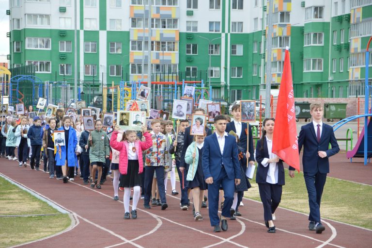 В школах Тверской области прошел "Бессмертный полк"