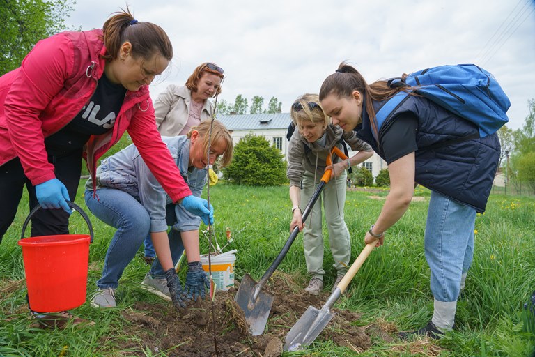 При поддержке атомщиков в Удомельском округе восстановили яблоневый сад с вековой историей