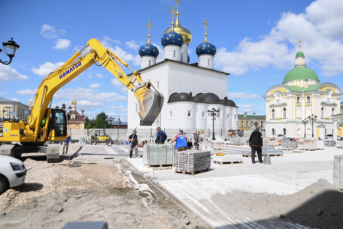 На Соборной площади в Твери сооружают цветомузыкальный фонтан