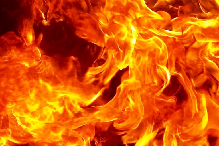 При пожаре в Тверской области погибла женщина