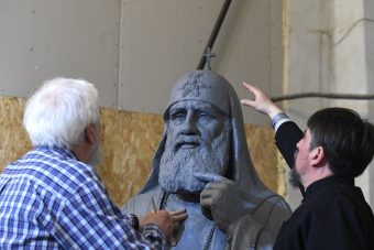 Скульптор рассказал о создании памятника Патриарху Тихону для Тверской области