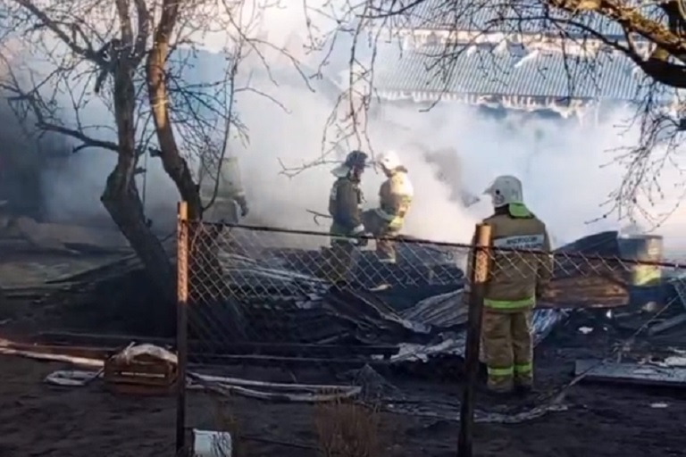 В Тверской области пожарные самоотверженно спасли целый поселок