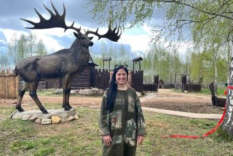 На оленьей ферме «Судимиръ» появился трёхметровый Мегалоцерос