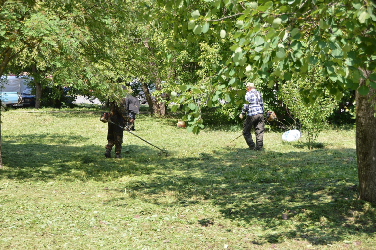 В Твери продолжаются работы по благоустройству и содержанию УДС