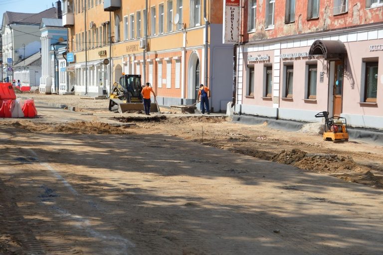 В Твери продолжается ремонт дорог и тротуаров