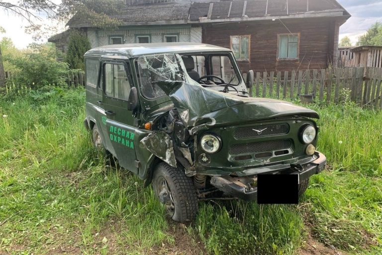 В Тверской области почувствовавший недомогание водитель попал в ДТП