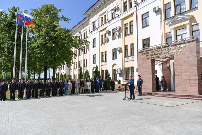 Памятник «Защитникам правопорядка и закона» торжественно открыли в Твери