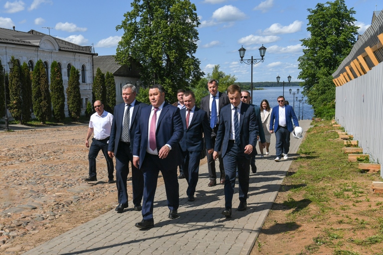 Губернатор Тверской области проинспектировал ход реставрационных работ в Доме купцов Полежаевых