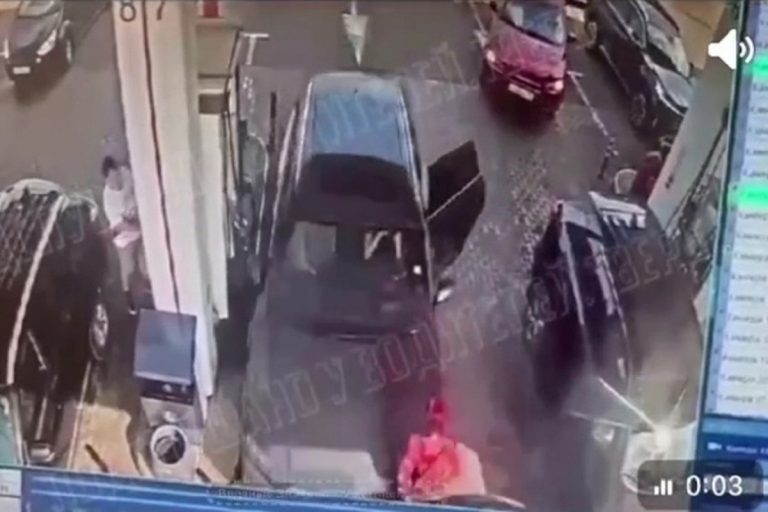 Audi сбил работника АЗС под Тверью (видео)