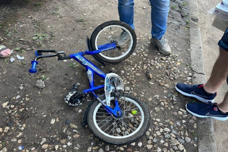 Четырехлетнего мальчика на велосипеде сбили в Твери