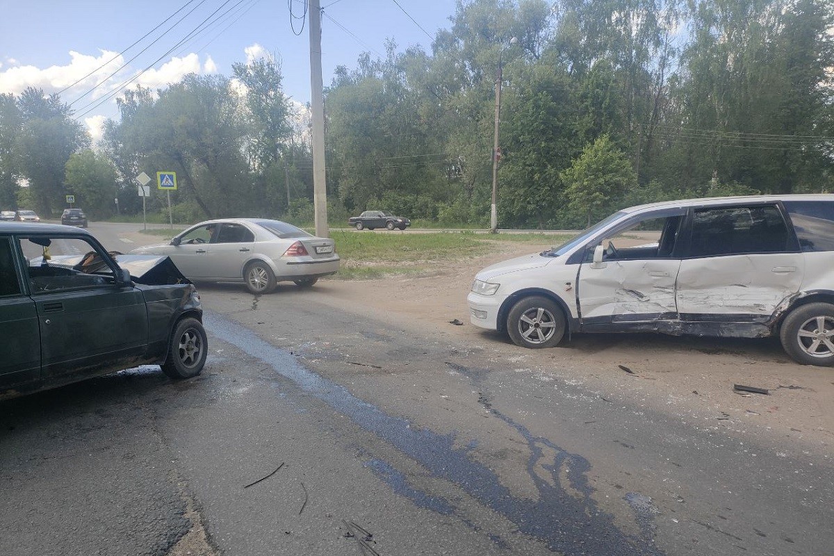 Парень и девушка пострадали в ДТП в Твери