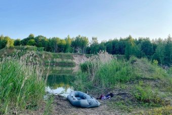 СК выясняет, как в карьере в Тверской области оказался труп женщины