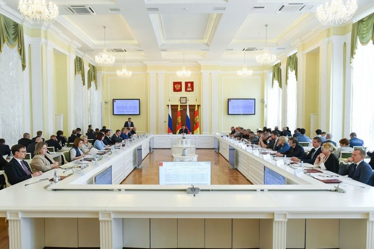 Игорь Руденя поставил задачи по подготовке к уборочной кампании