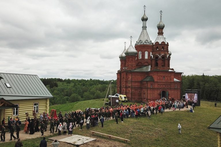 Жителей Верхневолжья приглашают на Крестный ход, Троицкие гуляния и празднование Дня России